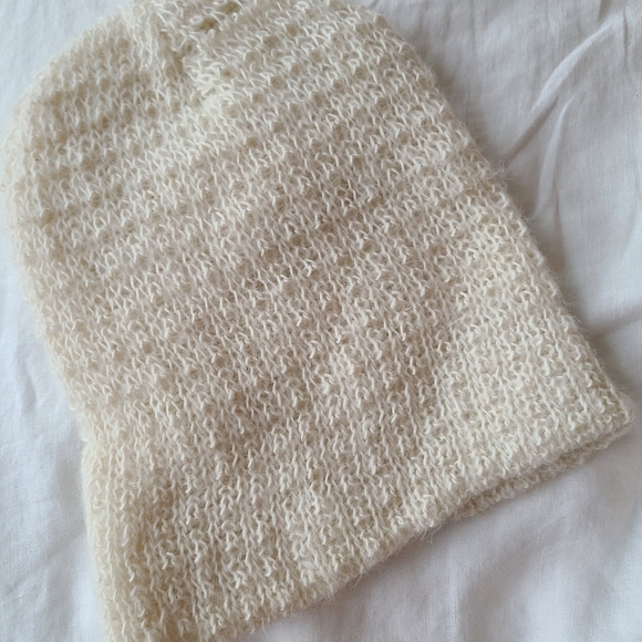 Urban Outfitters winter knit hat - Picture 2 of 3
